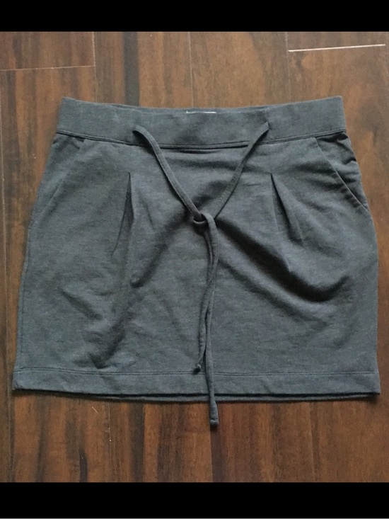 Banana Republic Dresses & Skirts - Banana Republic Gray Skirt
